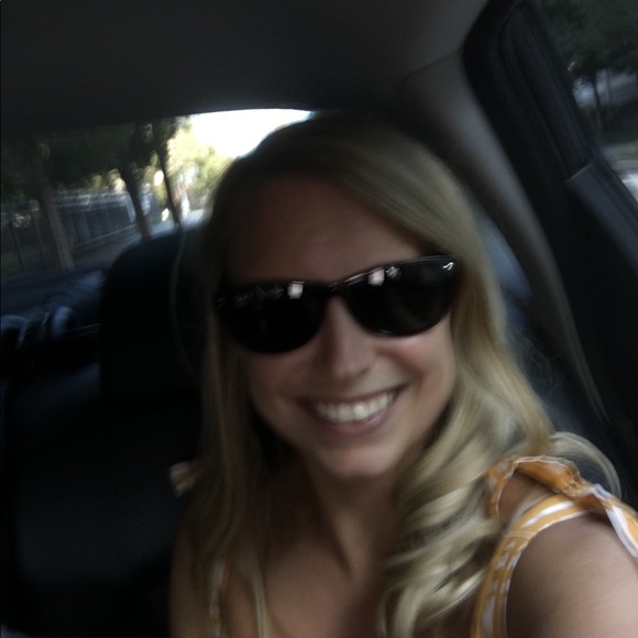 Meet your Posher, Veronica - Picture 1 of 1